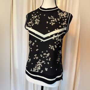 Like New! Classic Ted Baker London Sleeveless Floral Top – Size 0 (US XS/Small)